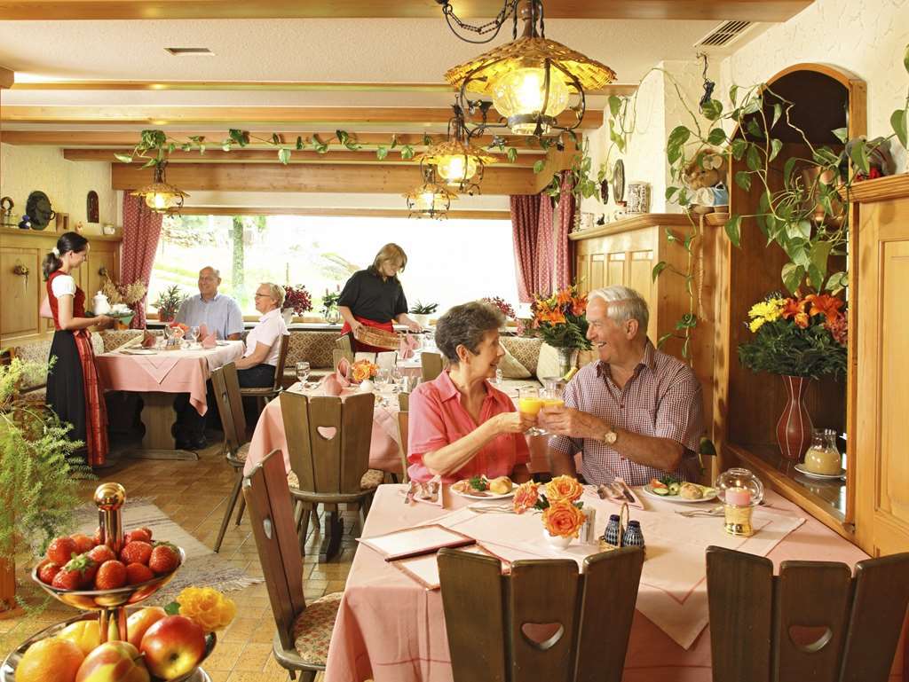Hotel Kaltenbach Schönwalde Ресторант снимка